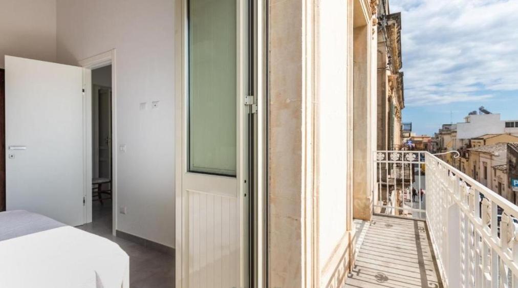Casa Vacanza Il Gelsomino Magico อาโวลา ภายนอก รูปภาพ